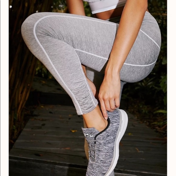 NEW Free People Movement High Rise Gray You’re A Peach 7/8 Leggings Size Small - Picture 5 of 12